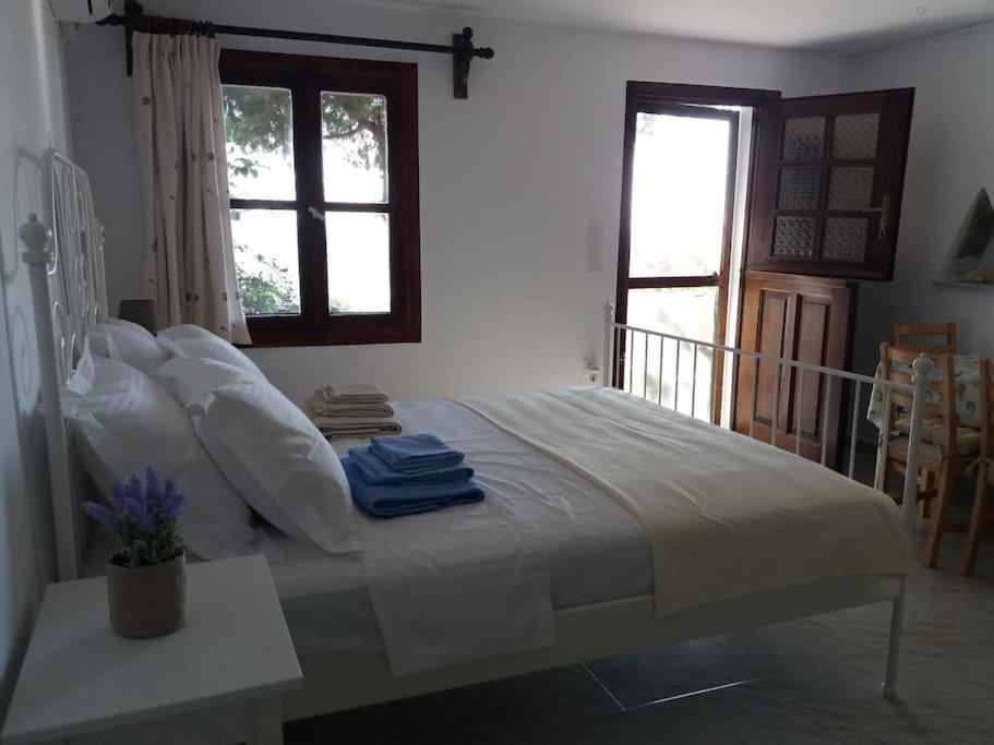 אגיוס רומנוס Grandpa Simos' Traditional Guest House מראה חיצוני תמונה