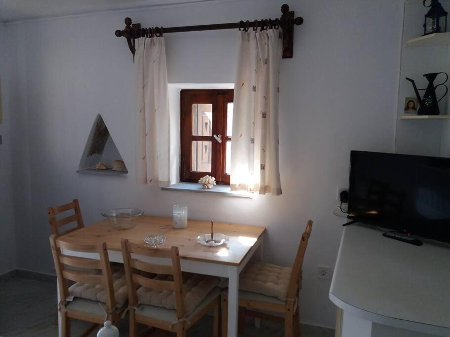 אגיוס רומנוס Grandpa Simos' Traditional Guest House מראה חיצוני תמונה