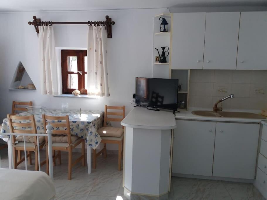 אגיוס רומנוס Grandpa Simos' Traditional Guest House מראה חיצוני תמונה